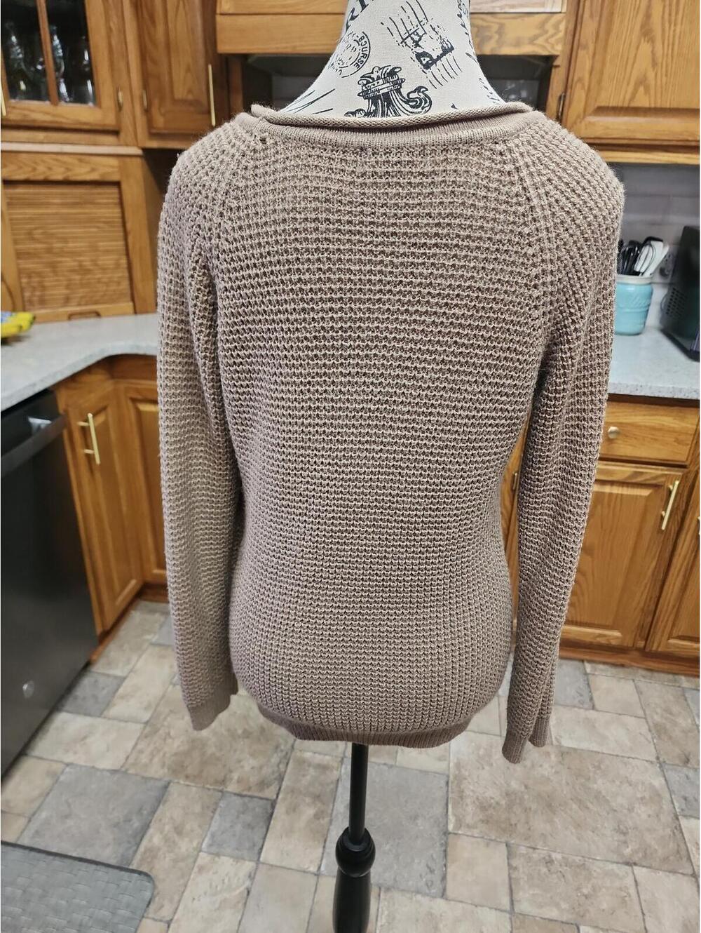 Sweater - Picture 3 of 8